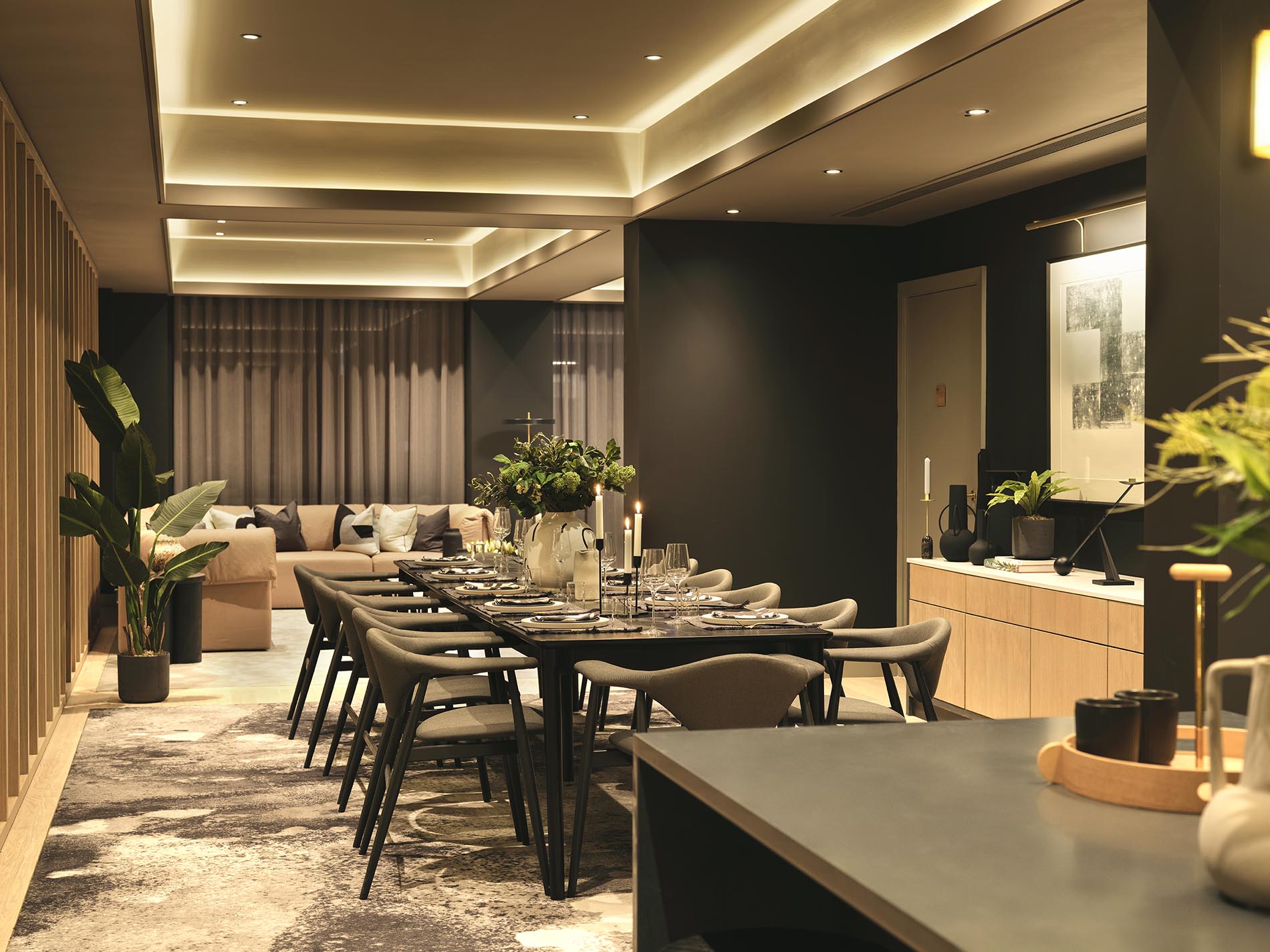 Large Dining Area Large Dining Area