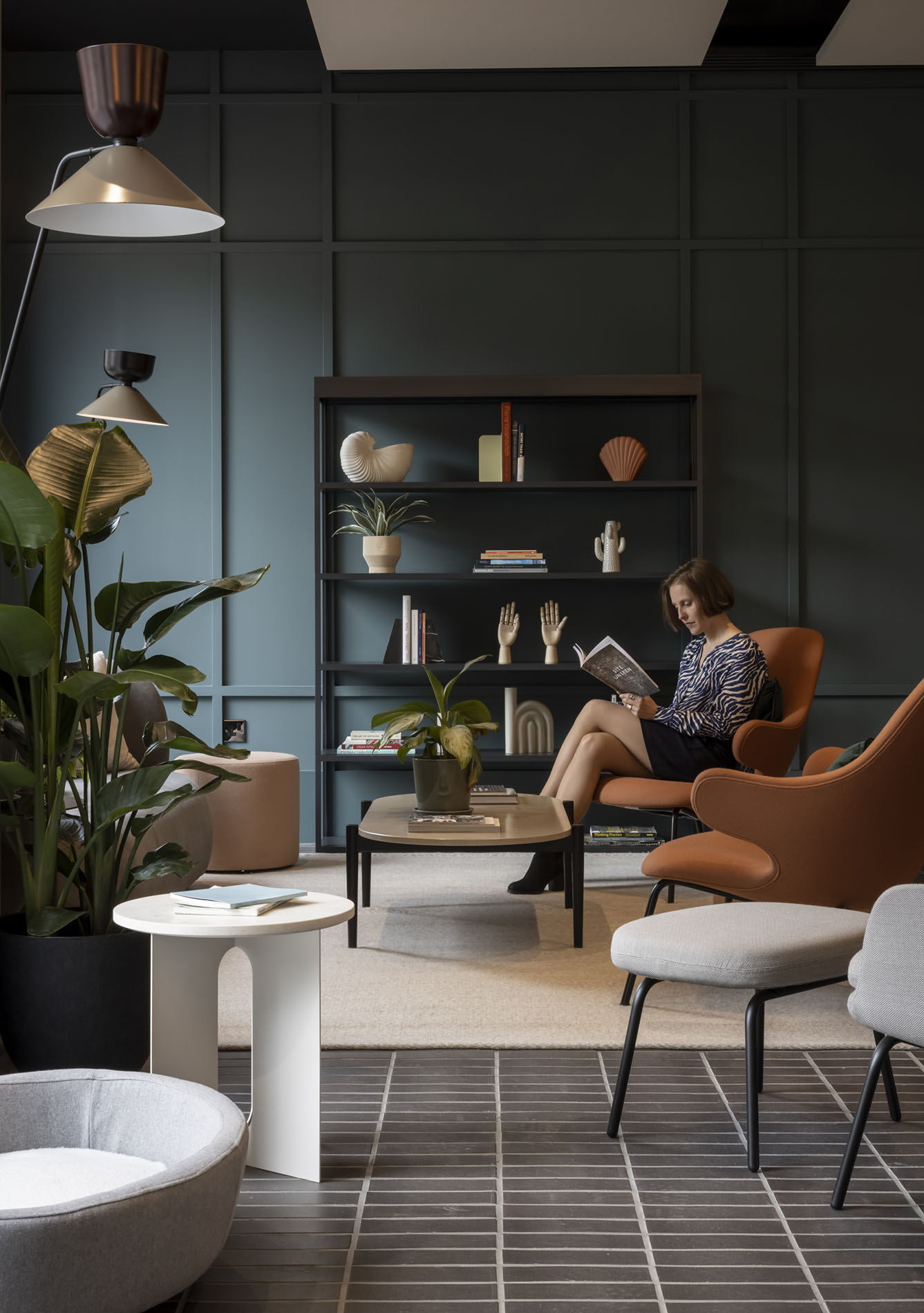 Lady sitting reading Lady sitting reading